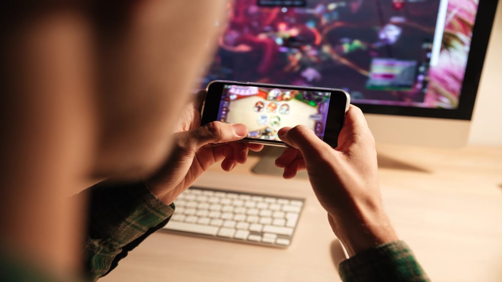 free online mobile games to play with friends
